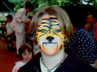 Aryn tiger face.JPG (93997 bytes)