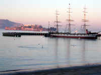 alcatraz, ship and swimmer.JPG (53779 bytes)